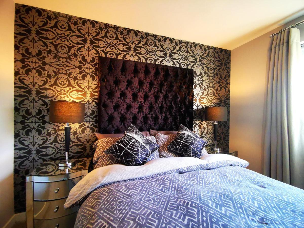 The Lawnswood - Central Manchester Holiday Home With Free Parking Экстерьер фото