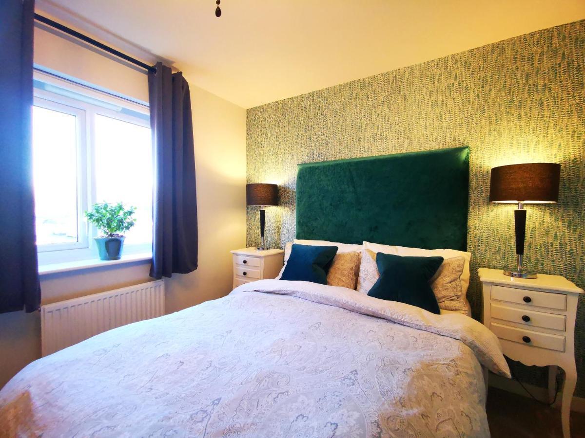 The Lawnswood - Central Manchester Holiday Home With Free Parking Экстерьер фото