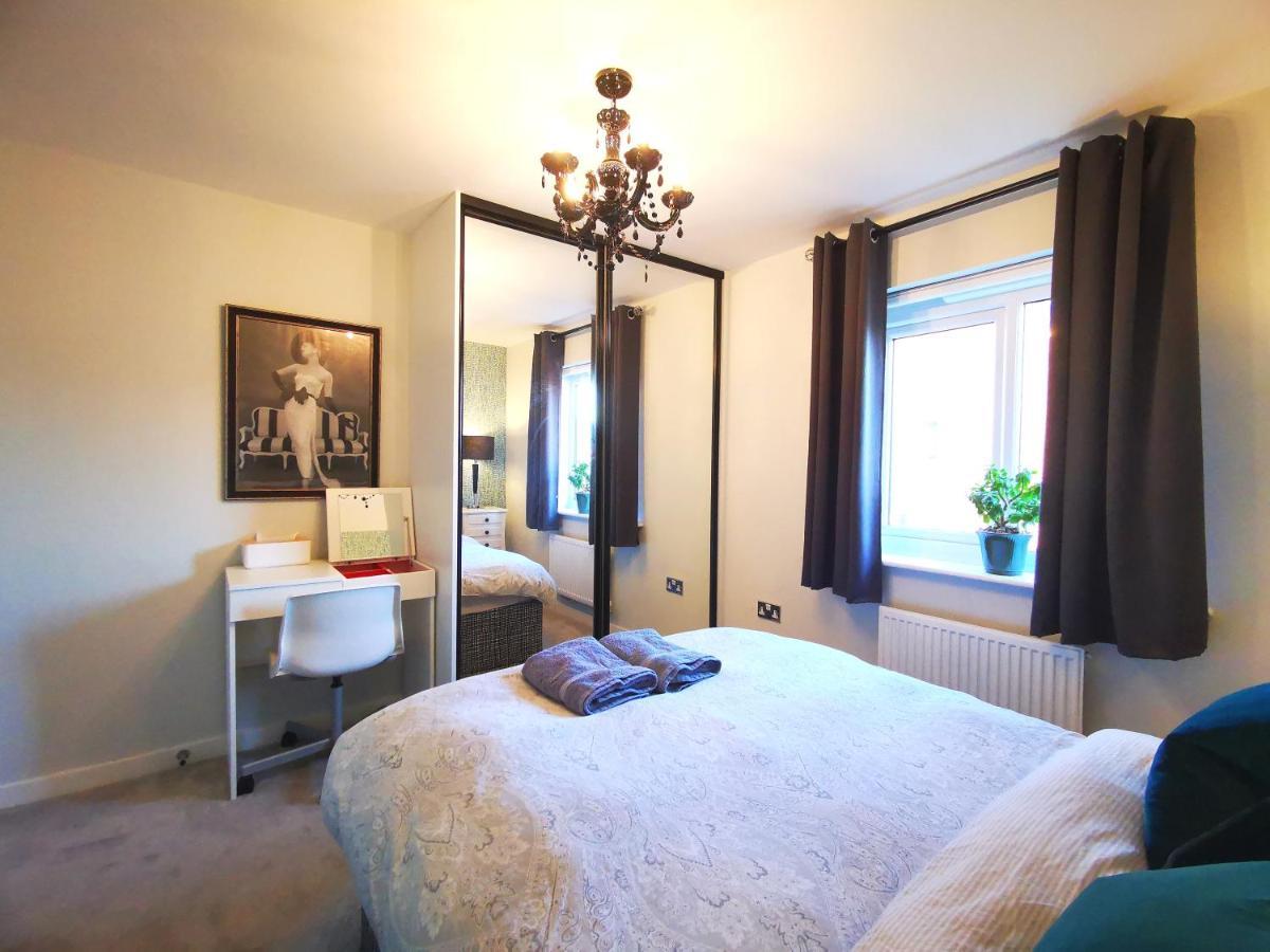 The Lawnswood - Central Manchester Holiday Home With Free Parking Экстерьер фото