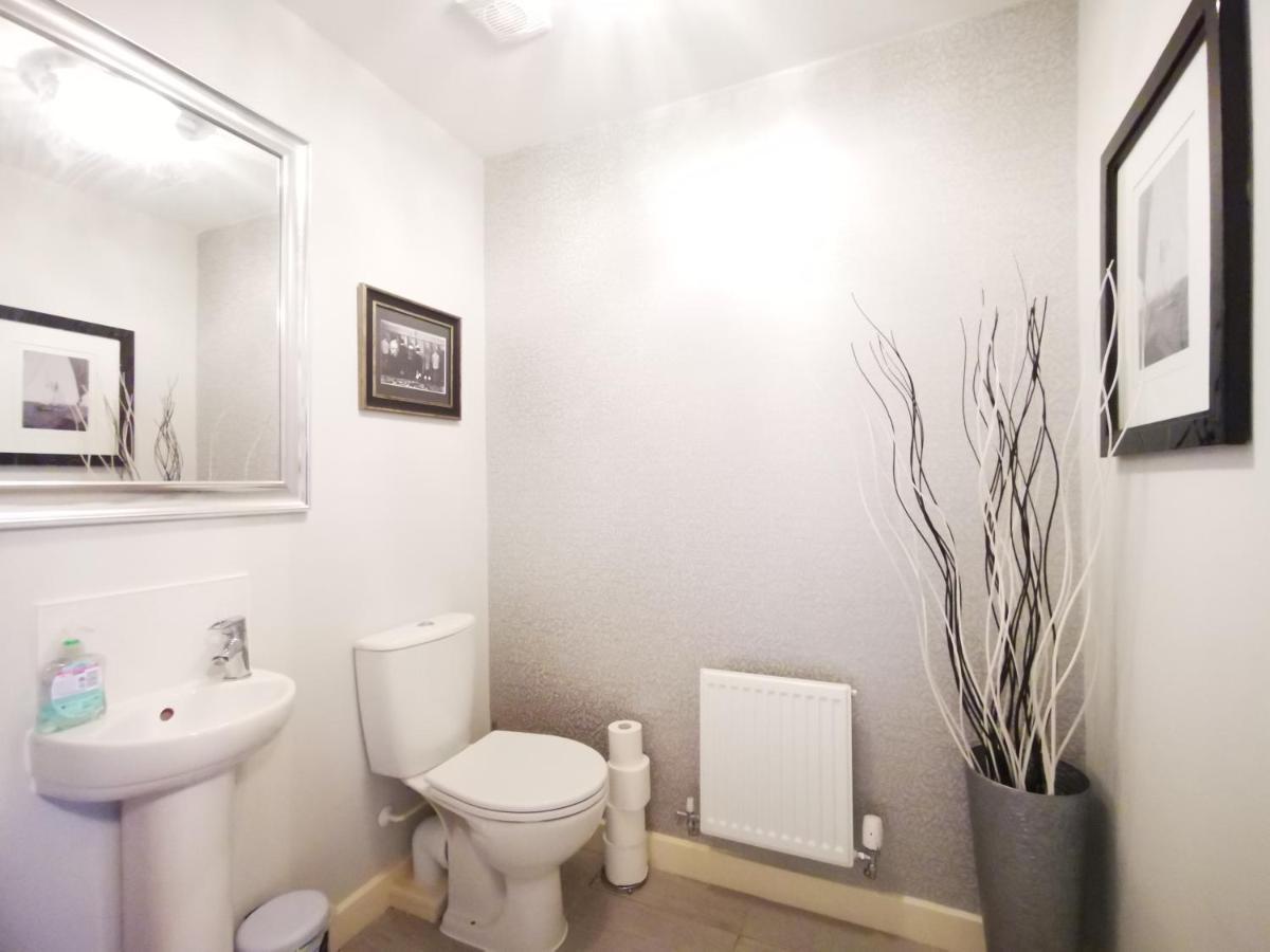 The Lawnswood - Central Manchester Holiday Home With Free Parking Экстерьер фото