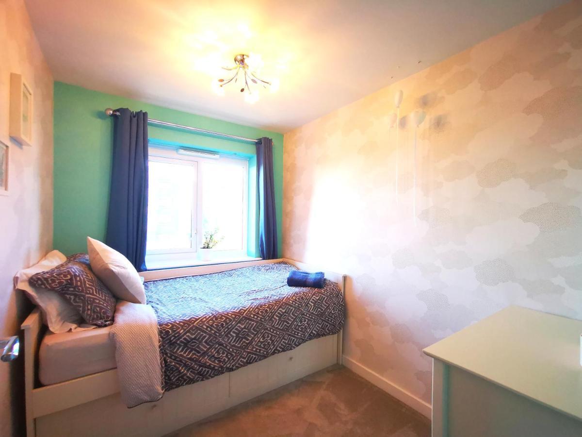 The Lawnswood - Central Manchester Holiday Home With Free Parking Экстерьер фото